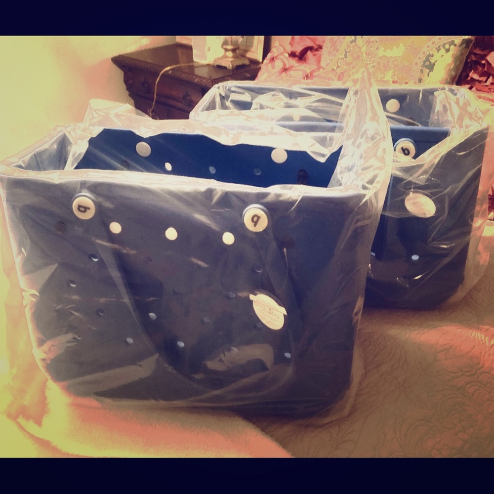 NWT large royal blue eyed Bogg Bags